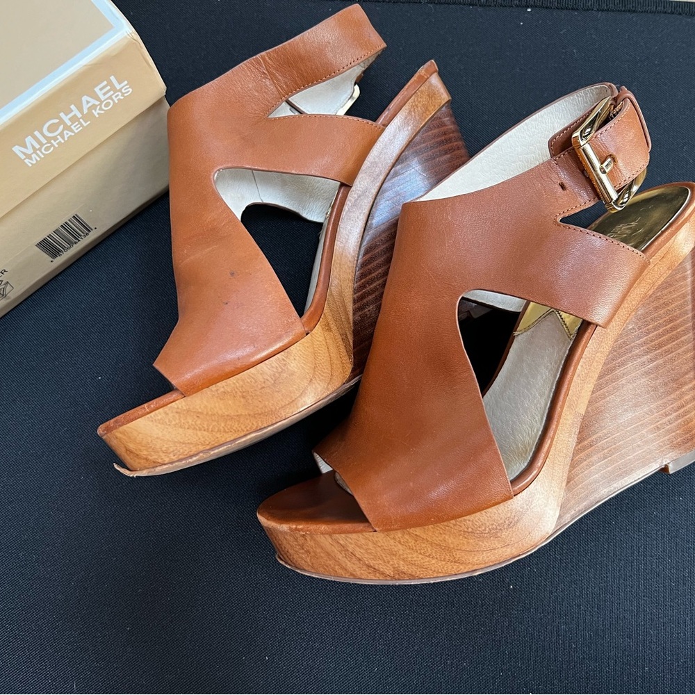 Michael Kors leather wedge shoe. Size 8.